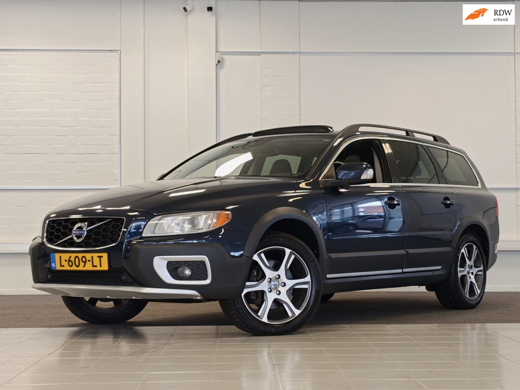 Volvo XC70 3.0 T6 Momentum BLIS Xenon Leer Navi Mooi! Trekhaak Vol!!! 46300676-0.jpg | van den Boog Automotive