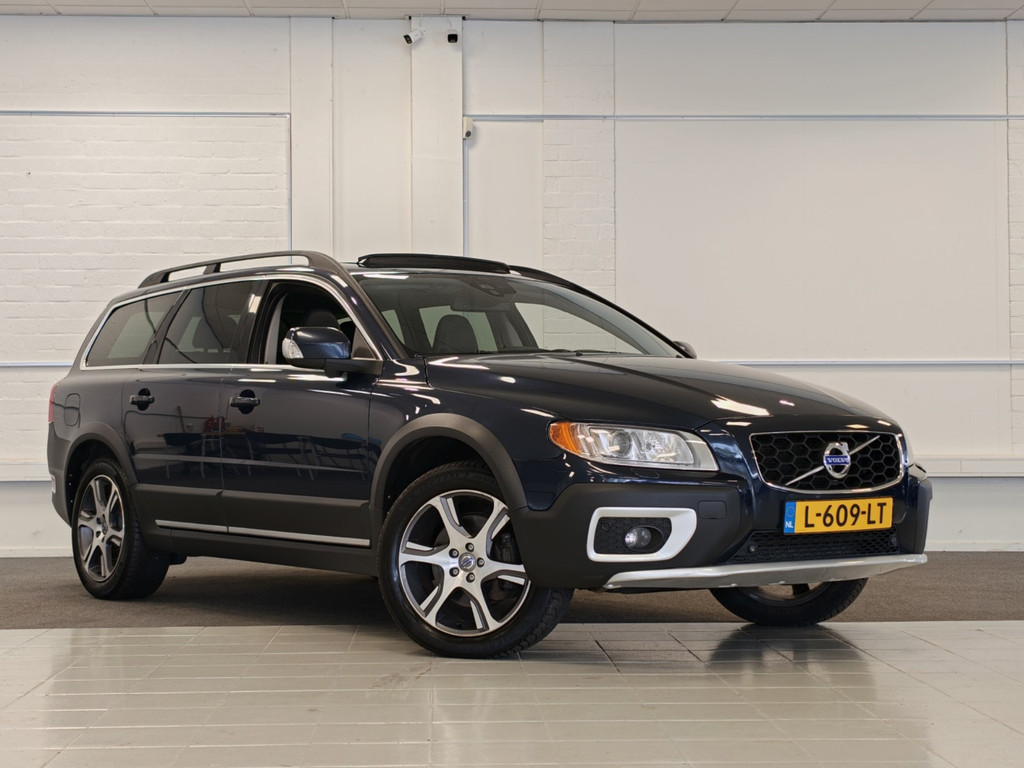 Volvo XC70 3.0 T6 Momentum BLIS Xenon Leer Navi Mooi! Trekhaak Vol!!! 46300676-0.jpg | van den Boog Automotive