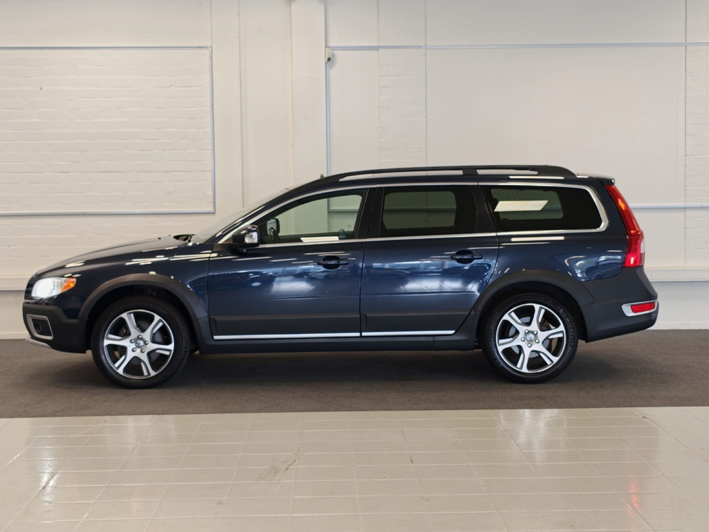Volvo XC70 3.0 T6 Momentum BLIS Xenon Leer Navi Mooi! Trekhaak Vol!!! 46300676-0.jpg | van den Boog Automotive