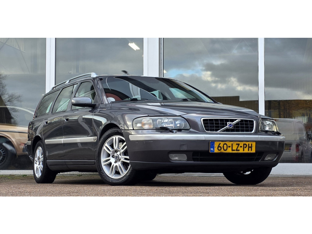 Volvo V70 2.5 T Titanium 210pk Lerenbekleding Trekhaak Garantie Nieuwe APK 49350910-0.jpg | van den Boog Automotive