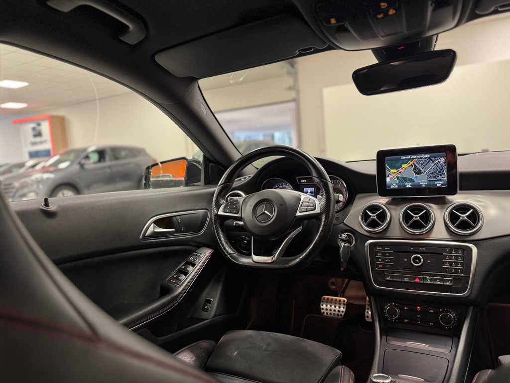 Mercedes-Benz CLA 200 OrangeArt Edition AMG 2e Eigenaar Leer Xenon 18"LM Mooi! 51707070-8.jpg | van den Boog Automotive