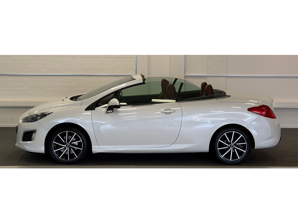 Peugeot 308 CC 1.6 THP Féline Lerenbekleding LED Navi Mooi! 52580220-0.jpg | van den Boog Automotive