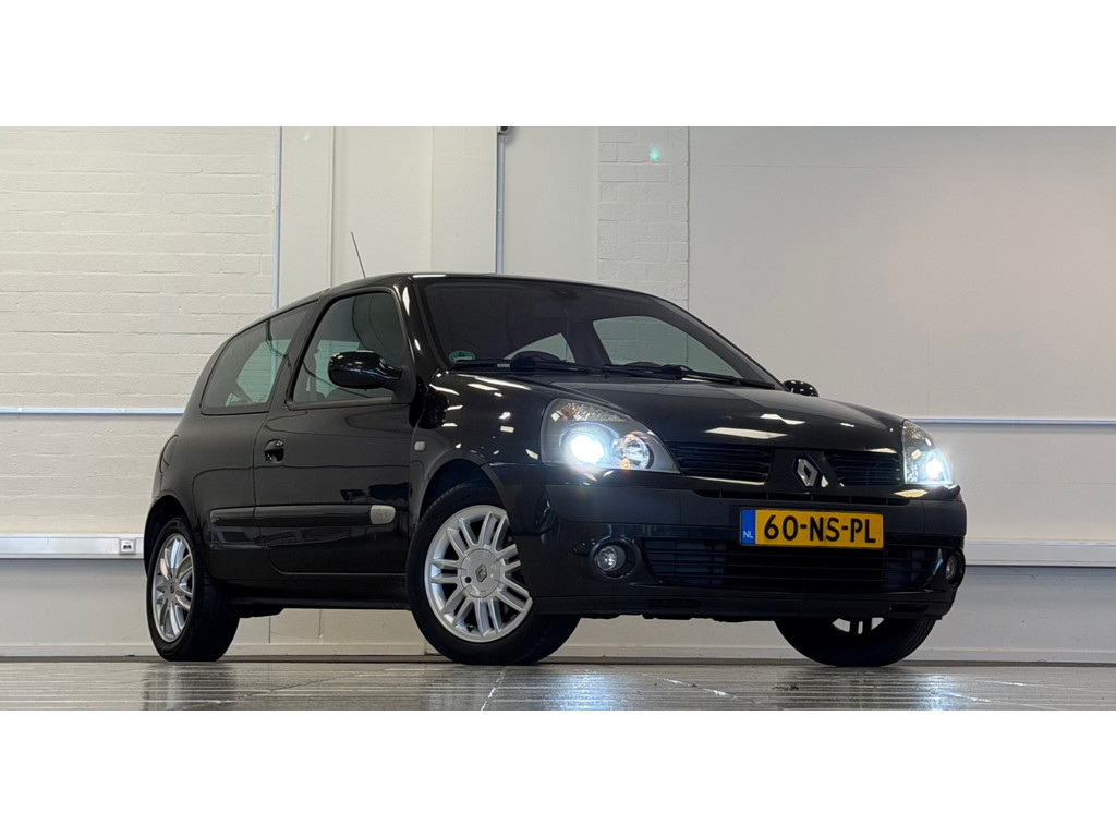 Renault Clio 1.6i 16V Initiale Leer Clima 3e Eigenaar LED Nieuwe APK 53045074-0.jpg | van den Boog Automotive