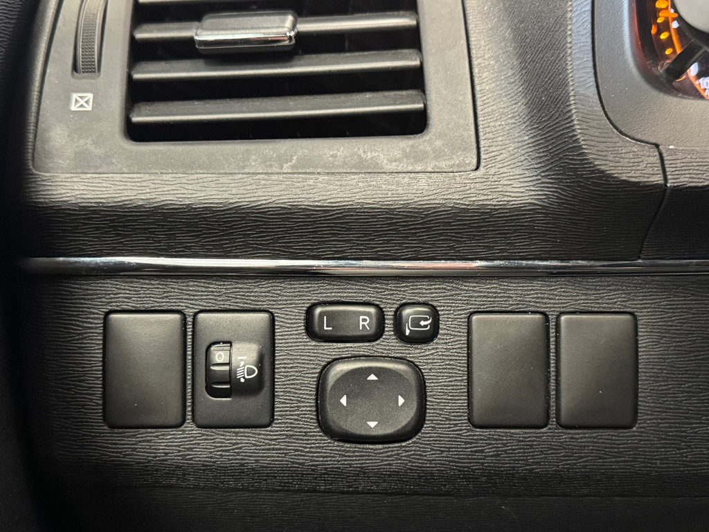 Toyota Avensis Wagon 2.0 VVTi Business Automaat 2e Eigenaar Leer Navigatie 53124998-16.jpg | van den Boog Automotive
