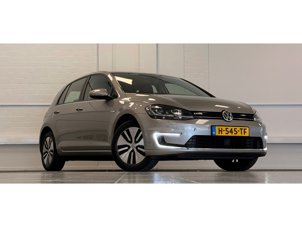 Volkswagen e-Golf E-Golf SOH 91,2% Virtual cockpit Xenon Winter/spiegel-pakket 53720624-0.jpg | van den Boog Automotive