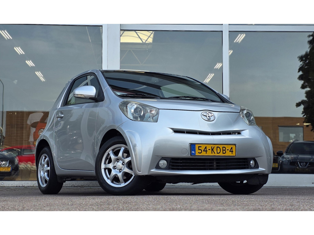 Toyota iQ 1.0 VVTi Aspiration Airco Navi LMV 15'' Bluetooth 53982627-0.jpg | van den Boog Automotive