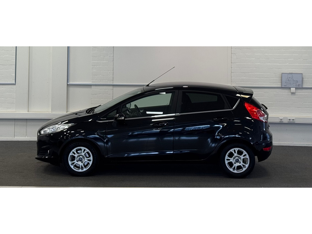 Ford Fiesta 1.5 TDCi Titanium Lease Camera Navigatie Getint glas PDC Mooi! 54222231-0.jpg | van den Boog Automotive