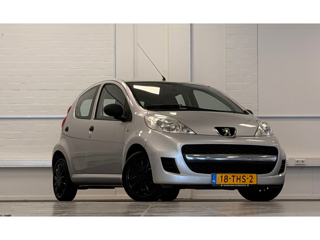 Peugeot 107 1.0i 12V XR 1e Eigenaar 100% Onderhouden Airco Mooi! APK 04-02-2027 54353143-0.jpg | van den Boog Automotive