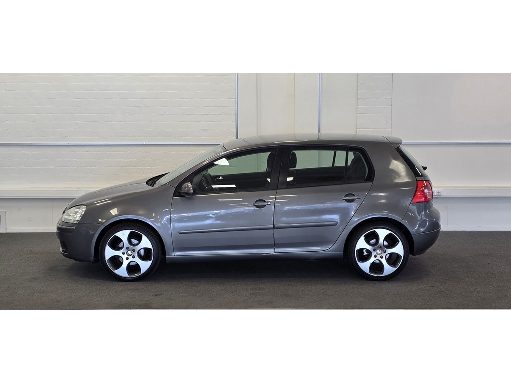 Volkswagen Golf 1.4 FSI Businessline Airco 18" LM velgen Garantie APK 01-03-2027 54476112-0.jpg | van den Boog Automotive