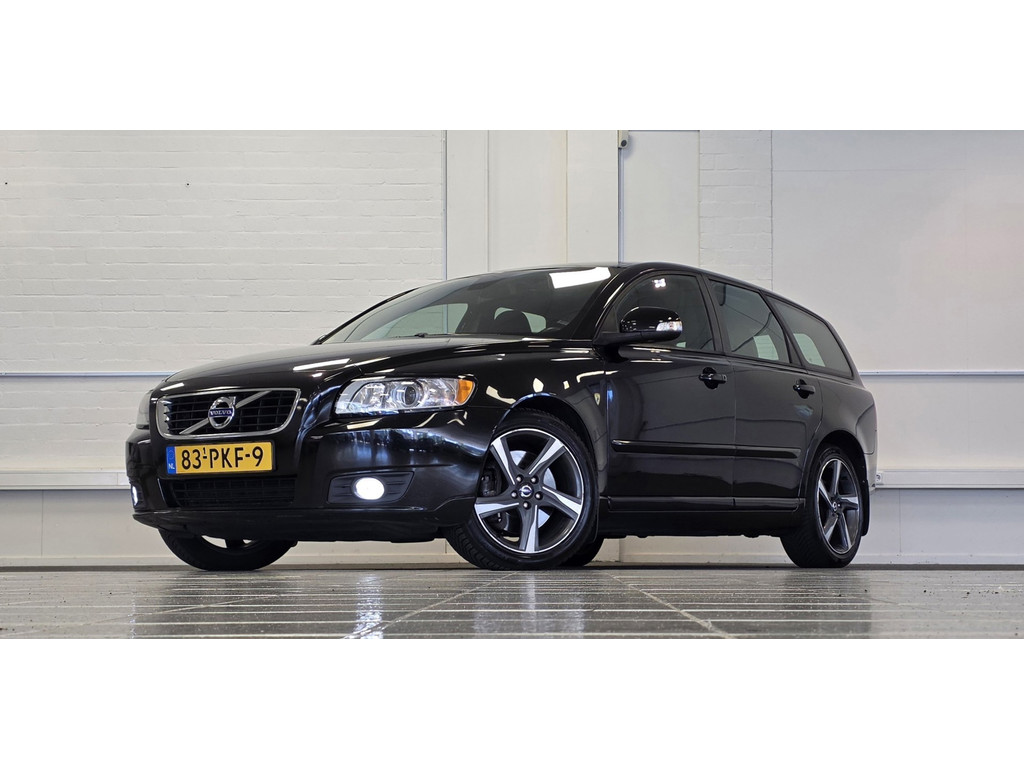 Volvo V50 2.0 D3 Momentum Automaat Trekhaak Rijdt en schakelt goed APK 29-04-2027 54671858-0.jpg | van den Boog Automotive