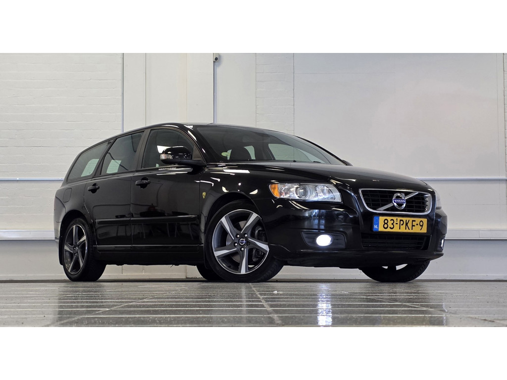 Volvo V50 2.0 D3 Momentum Automaat Trekhaak Rijdt en schakelt goed APK 29-04-2027 54671858-0.jpg | van den Boog Automotive