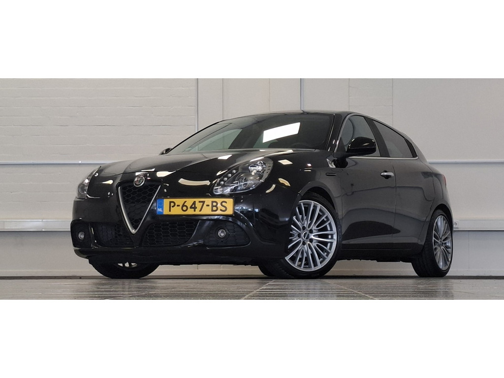 Alfa Romeo Giulietta 1.4 T Distinctive Sportuitlaat Nieuwe APK Garantie 54753574-0.jpg | van den Boog Automotive