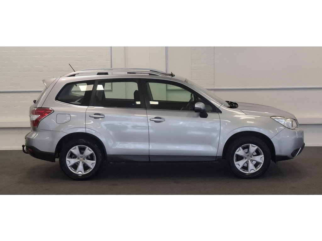 Subaru Forester 2.0 Luxury Plus Automaat 1e Eigenaar 100% Onderhouden Trekhaak Camera Panoramadak 54843835-3.jpg | van den Boog Automotive