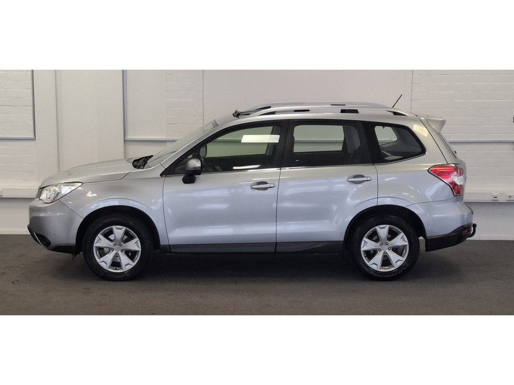 Subaru Forester 2.0 Luxury Plus Automaat 1e Eigenaar 100% Onderhouden Trekhaak Camera Panoramadak 54843835-4.jpg | van den Boog Automotive