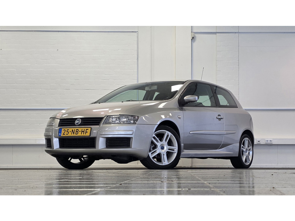 Fiat Stilo 2.4i 20V Abarth 170pk 17" LM Nieuwe APK Garantie 55095328-0.jpg | van den Boog Automotive