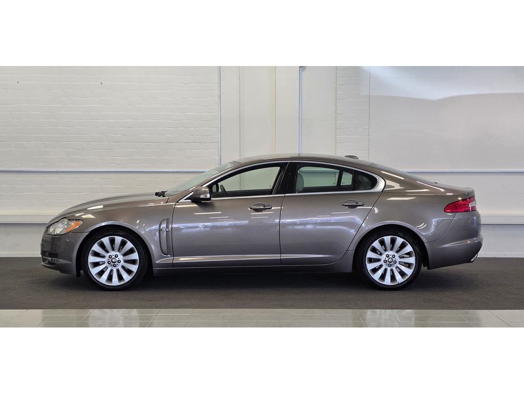 Jaguar XF 3.0 V6 Premium Luxury 3e Eigenaar Xenon Winterpakket Mooi! 55186517-0.jpg | van den Boog Automotive