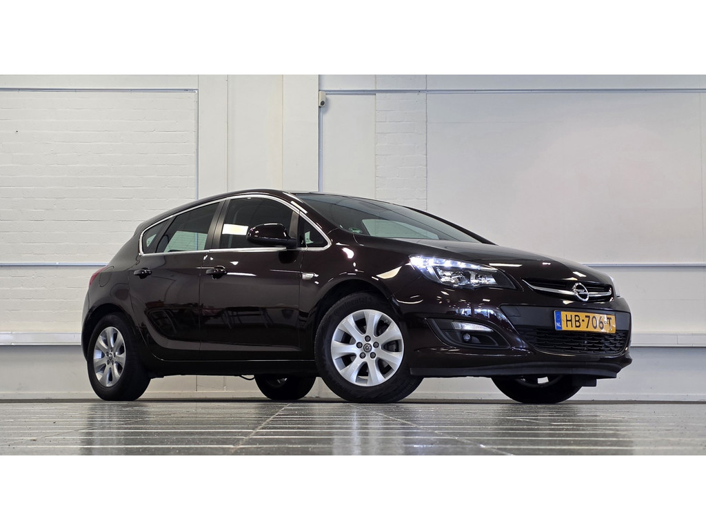 Opel Astra 1.4 Turbo Blitz 1e Eigenaar 100% Onderhouden Trekhaak Navi 55480122-0.jpg | van den Boog Automotive