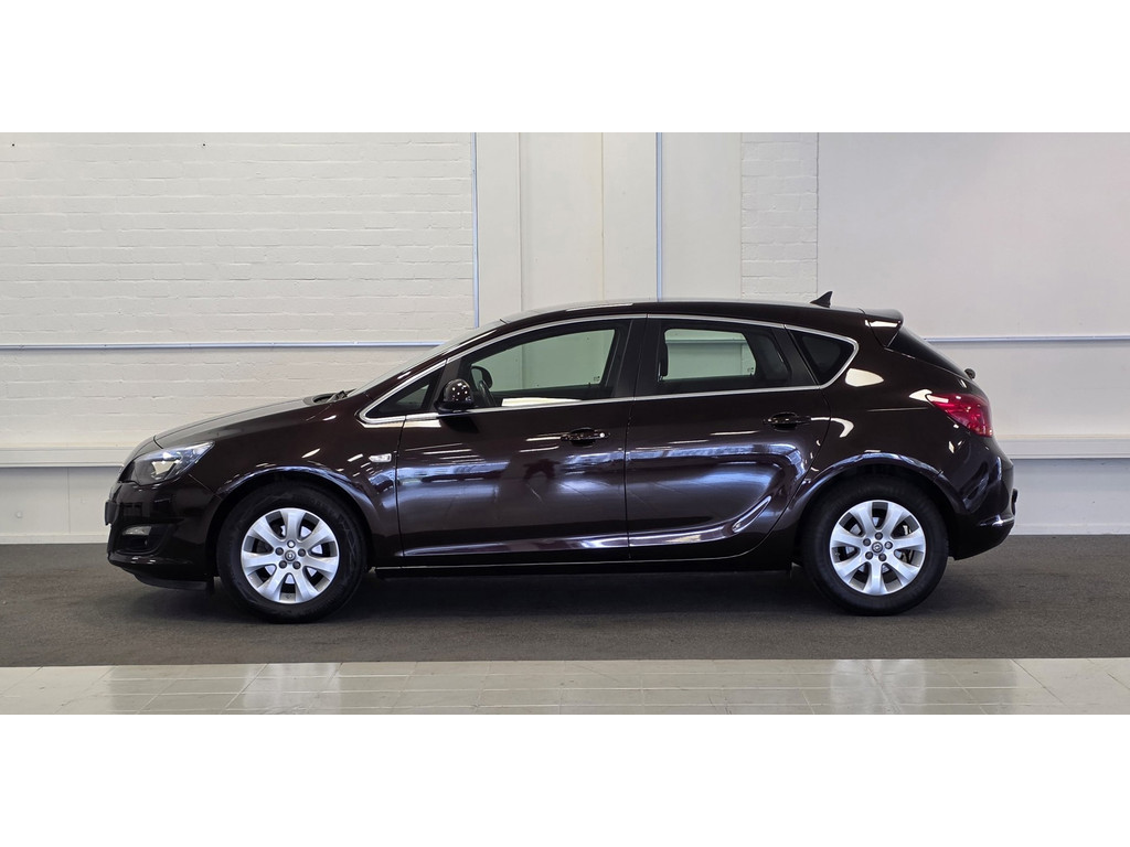 Opel Astra 1.4 Turbo Blitz 1e Eigenaar 100% Onderhouden Trekhaak Navi 55480122-0.jpg | van den Boog Automotive