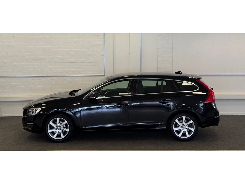 Volvo V60 1.6 T3 Momentum Navigatie 3e Eigenaar Garantie Mooi! PDC 55481549-0.jpg | van den Boog Automotive