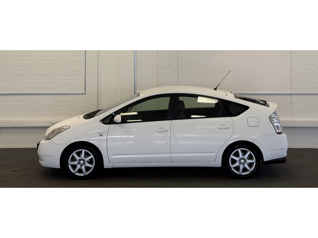 Toyota Prius 1.5 VVT-i Garantie APK 14-04-2027 55490843-0.jpg | van den Boog Automotive