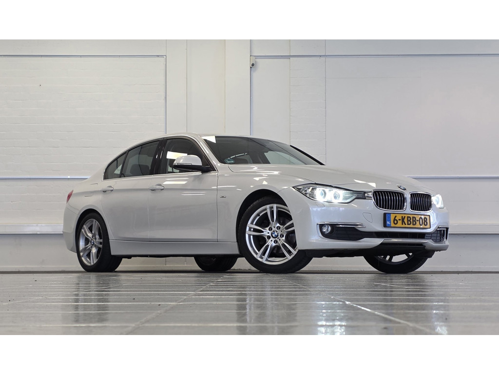 BMW 3 Serie 320i EfficientDynamics Edition Upgrade Edition Leer Xenon Navi 55653771-0.jpg | van den Boog Automotive