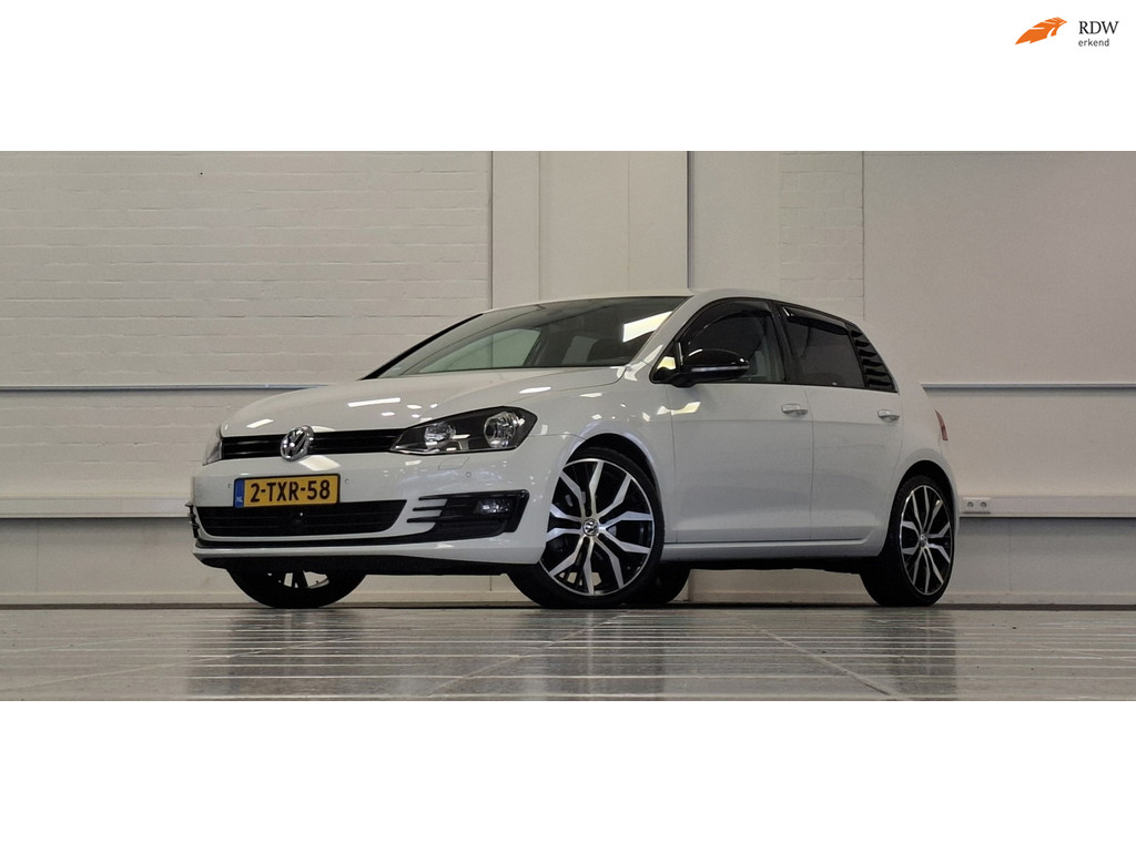 Volkswagen Golf 1.2 TSI Automaat Clima 19' LM velgen Navi Trekhaak Moo! 55653865-0.jpg | van den Boog Automotive