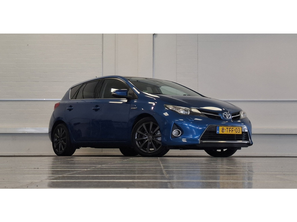 Toyota Auris 1.8 Hybrid Lease+ Pano Trekhaak Navi Camera 2e Eigenaar 55713561-0.jpg | van den Boog Automotive