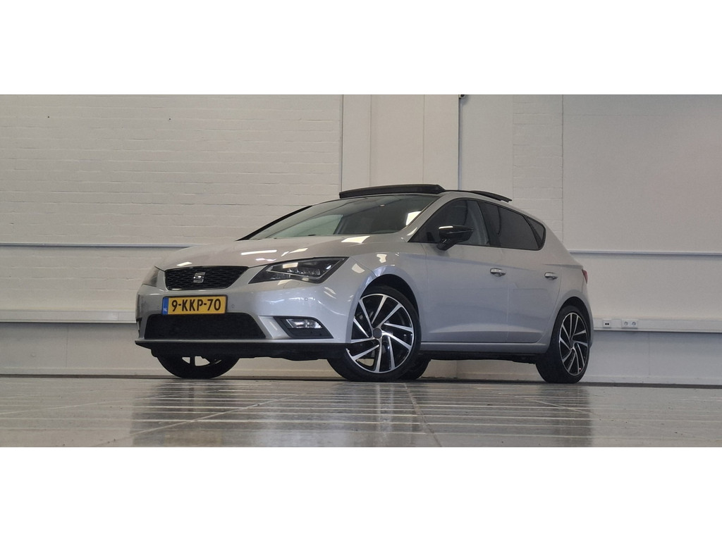 SEAT Leon 1.2 TSI Style Automaat Schuif/kanteldak 19"LM Velgen Navi Mooi! 55713877-0.jpg | van den Boog Automotive