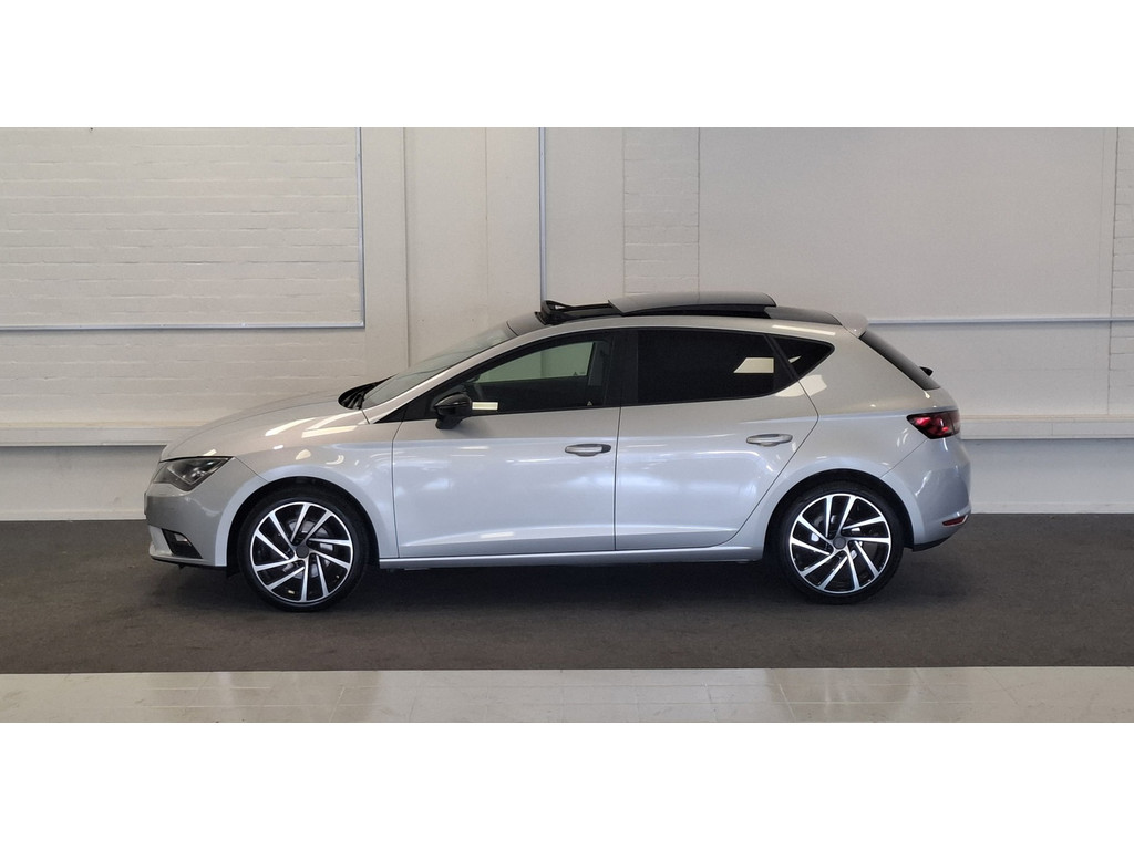 SEAT Leon 1.2 TSI Style Automaat Schuif/kanteldak 19"LM Velgen Navi Mooi! 55713877-0.jpg | van den Boog Automotive