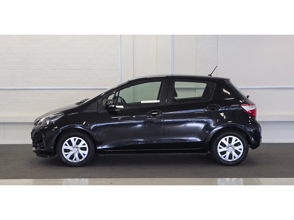 Toyota Yaris 1.0 VVT-i Comfort Airco Bluetooth Lage KM-stand Garantie APK 19-07-2027 55832543-0.jpg | van den Boog Automotive