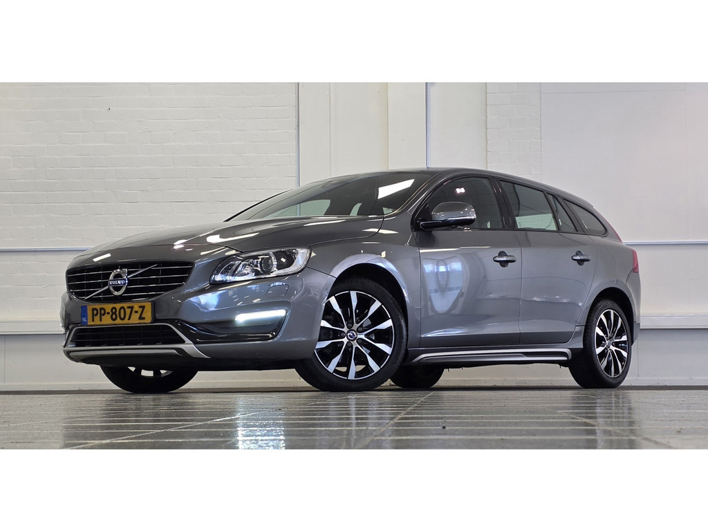 Volvo V60 1.5 T3 Polar+ Dynamic Trekhaak Leer Navi Xenon Parkeerhulp 55872973-0.jpg | van den Boog Automotive