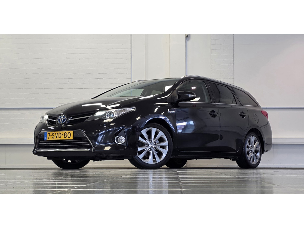 Toyota Auris Touring Sports 1.8 Hybrid Lease Pro Navigatie Camera Panoramadak 56127287-0.jpg | van den Boog Automotive