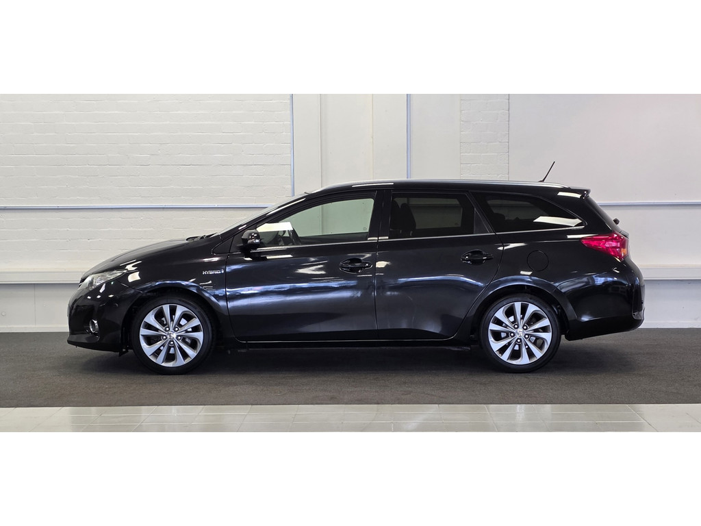 Toyota Auris Touring Sports 1.8 Hybrid Lease Pro Navigatie Camera Panoramadak 56127287-0.jpg | van den Boog Automotive