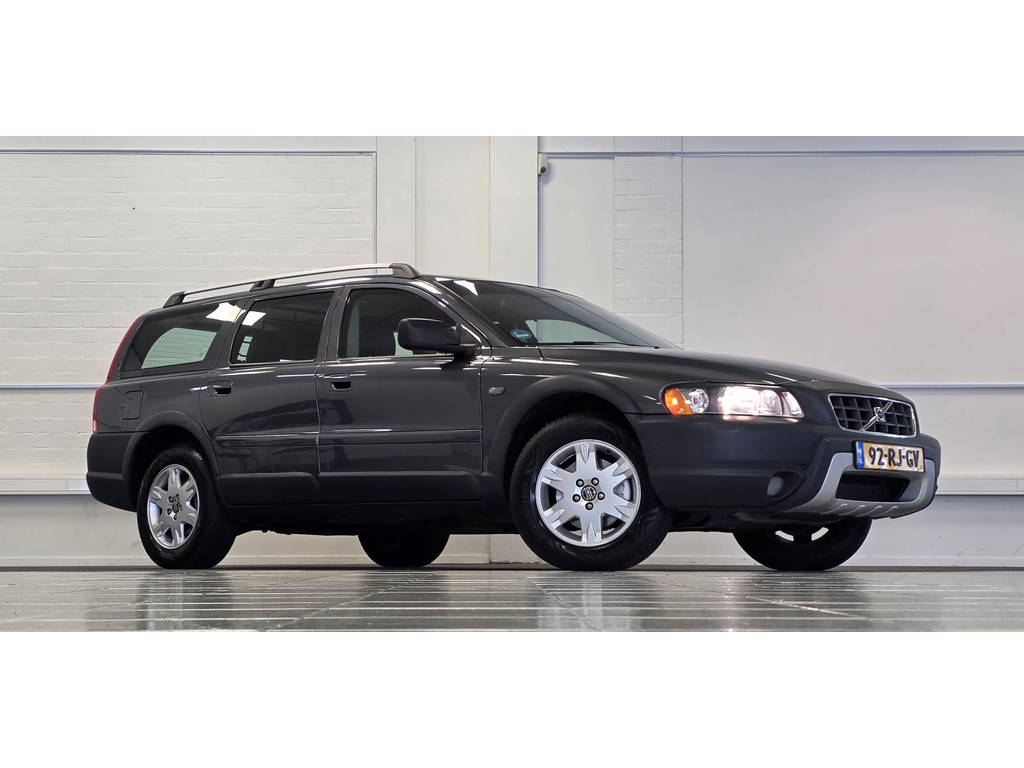 Volvo XC70 2.5 T Momentum Leder Trekhaak APK 12-03-2027 Garantie 56147648-0.jpg | van den Boog Automotive