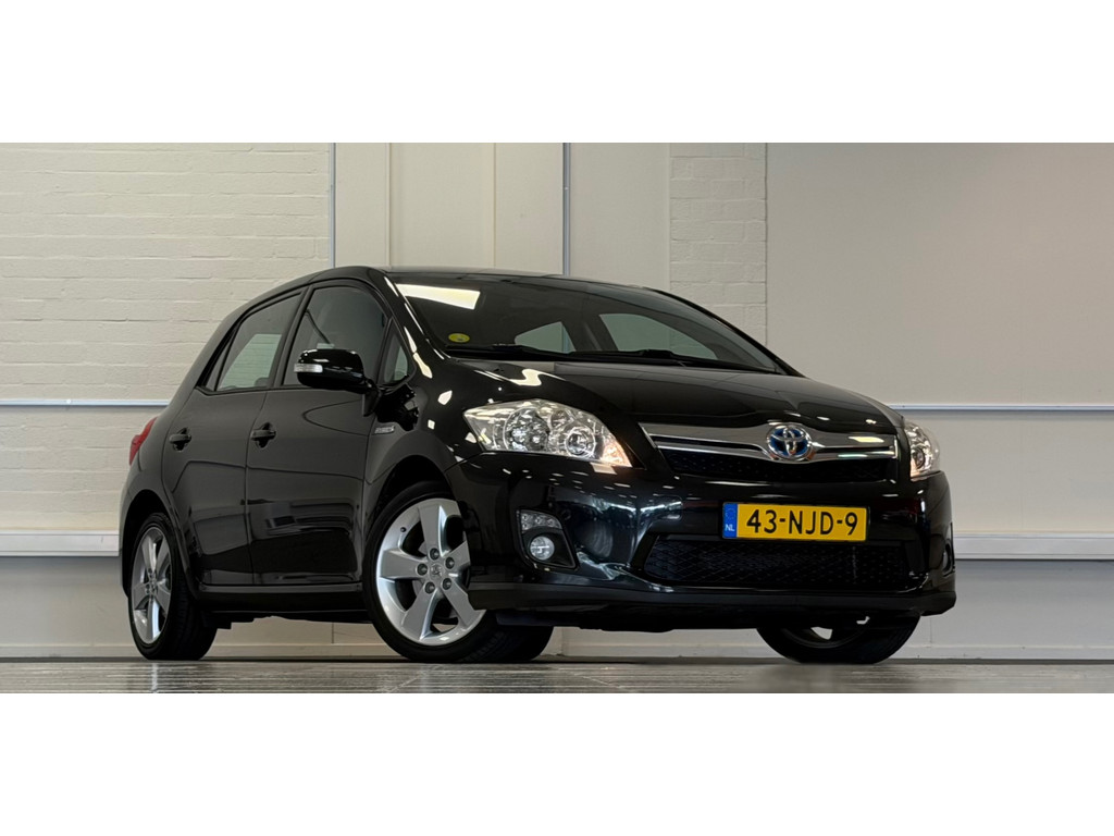 Toyota Auris 1.8 Full Hybrid Executive 2e Eigenaar Trekhaak Camera Navi Mooi! 56162836-0.jpg | van den Boog Automotive