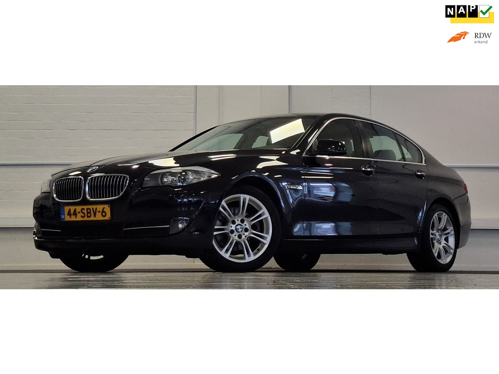 BMW 5 Serie 523i Executive 2e Eigenaar Leder Navi Head-up Elek stoelen Mooi! 56458094-0.jpg | van den Boog Automotive