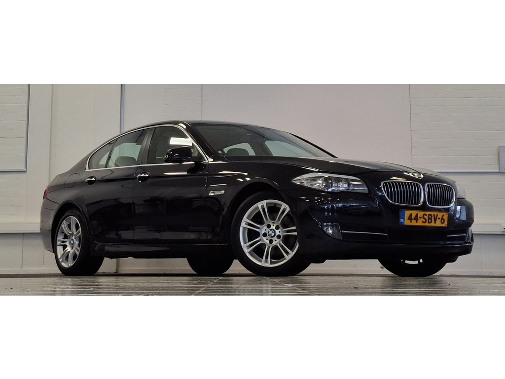 BMW 5 Serie 523i Executive 2e Eigenaar Leder Navi Head-up Elek stoelen Mooi! 56458094-0.jpg | van den Boog Automotive