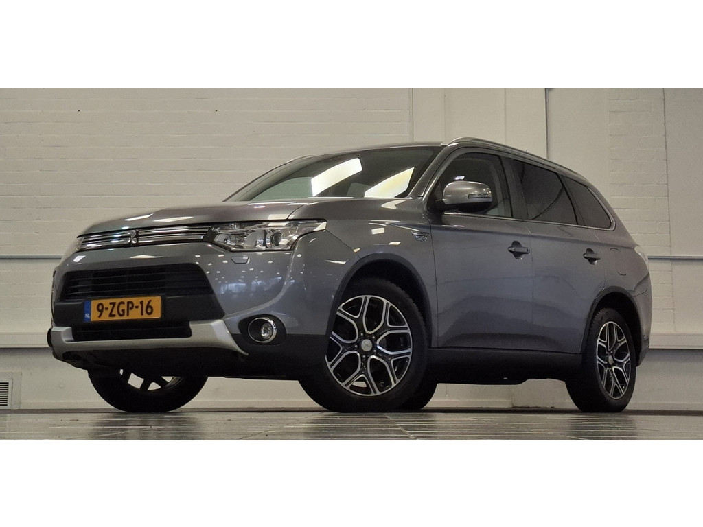 Mitsubishi Outlander 2.0 PHEV Executive Edition X-Line 100% Onderhouden Trekhaak 2e Eigenaar 56526987-0.jpg | van den Boog Automotive