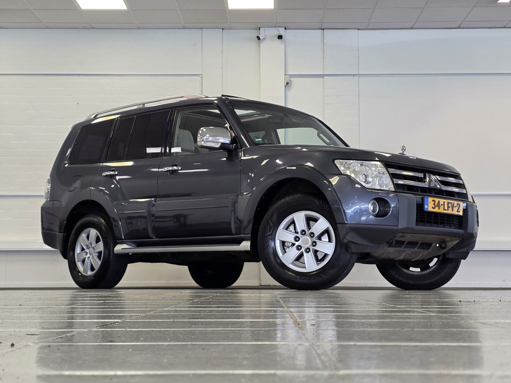 Mitsubishi Pajero 3.2 DI-D Instyle Automaat 70 Leder Trekhaak Mooi! 56532848-0.jpg | van den Boog Automotive