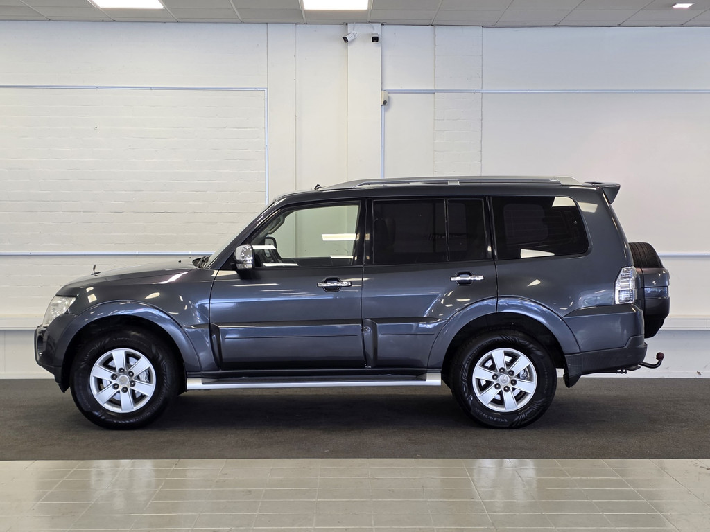 Mitsubishi Pajero 3.2 DI-D Instyle Automaat 70 Leder Trekhaak Mooi! 56532848-0.jpg | van den Boog Automotive