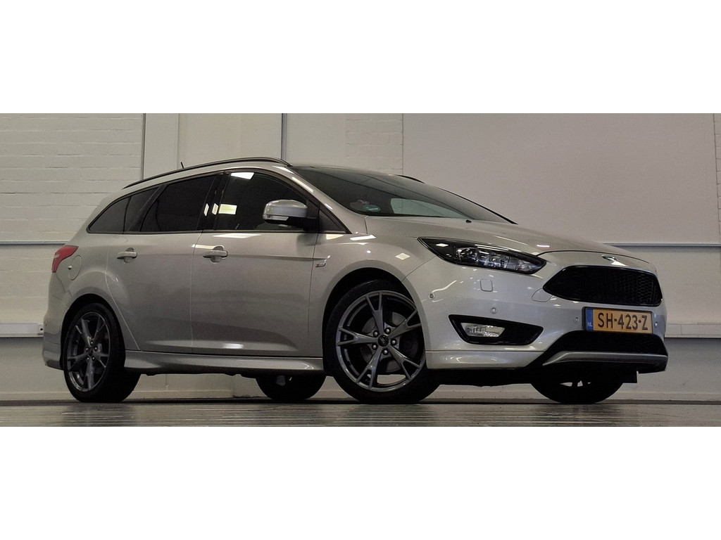 Ford Focus Wagon 1.5 ST-Line Trekhaak Xenon 100% Dealer onderhouden Mooi! 56808377-0.jpg | van den Boog Automotive