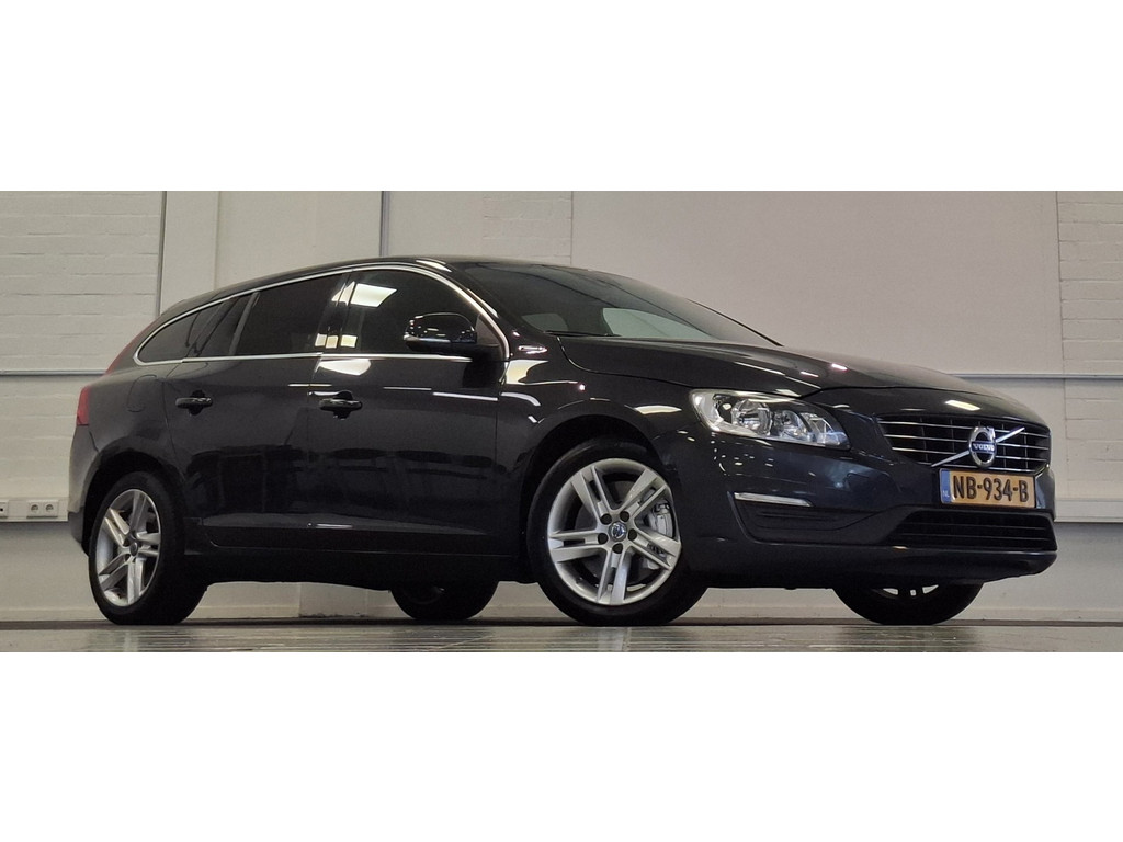 Volvo V60 2.4 D5 Twin Engine Lease Edition 2e Eigenaar Navi Mooi! 56854756-0.jpg | van den Boog Automotive