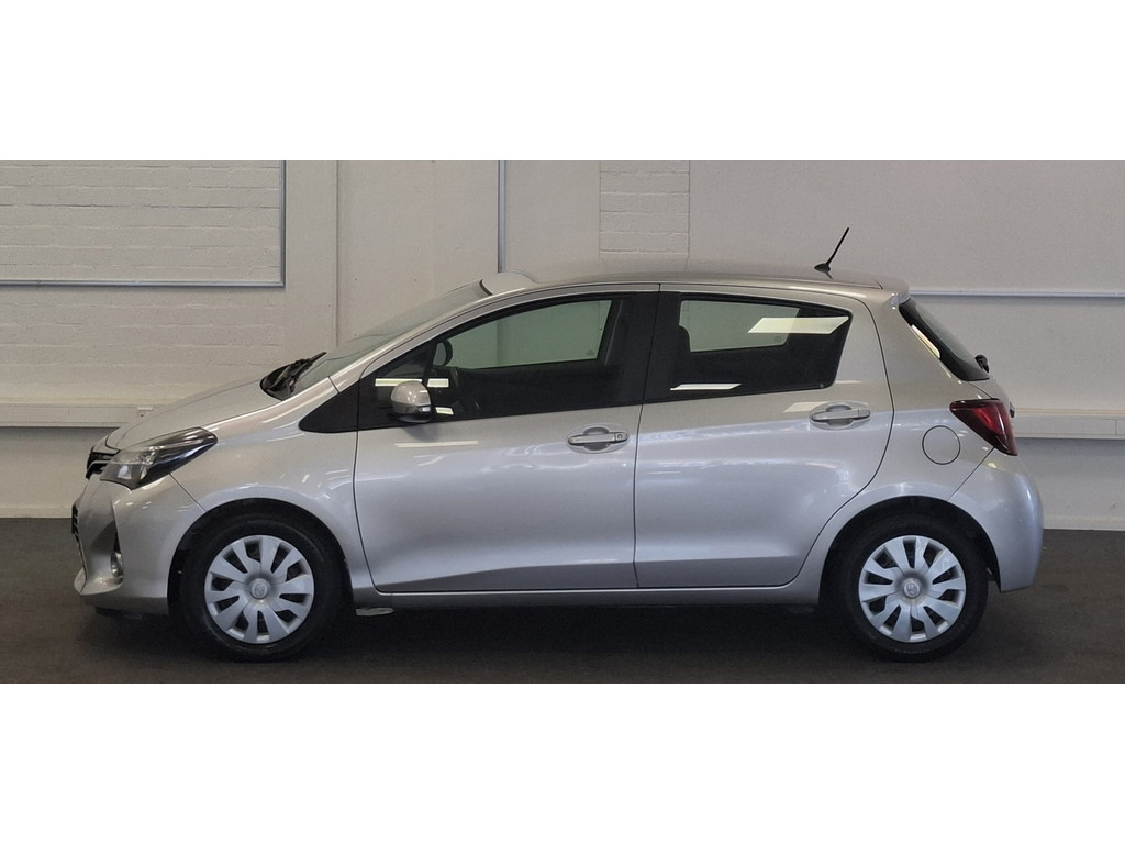Toyota Yaris 1.5 Hybrid Now Navi Camera 100% Onderhouden 56951019-0.jpg | van den Boog Automotive
