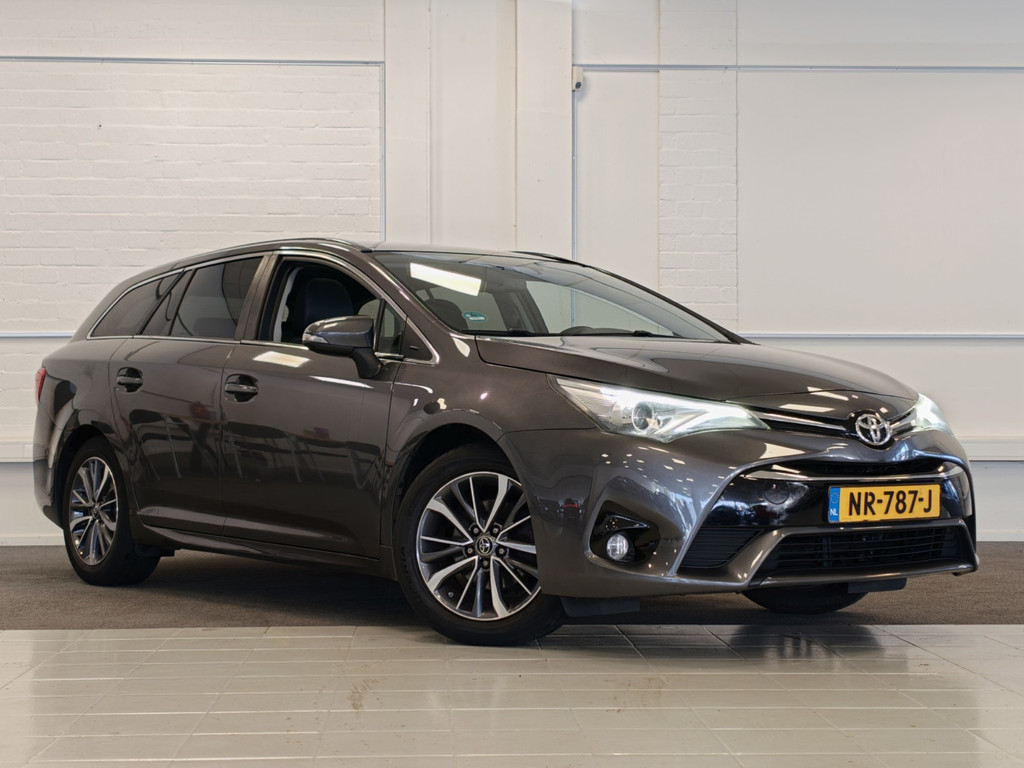 Toyota Avensis Touring Sports 1.8 VVT-i Lease Pro Automaat Trekhaak Xenon 57101723-0.jpg | van den Boog Automotive