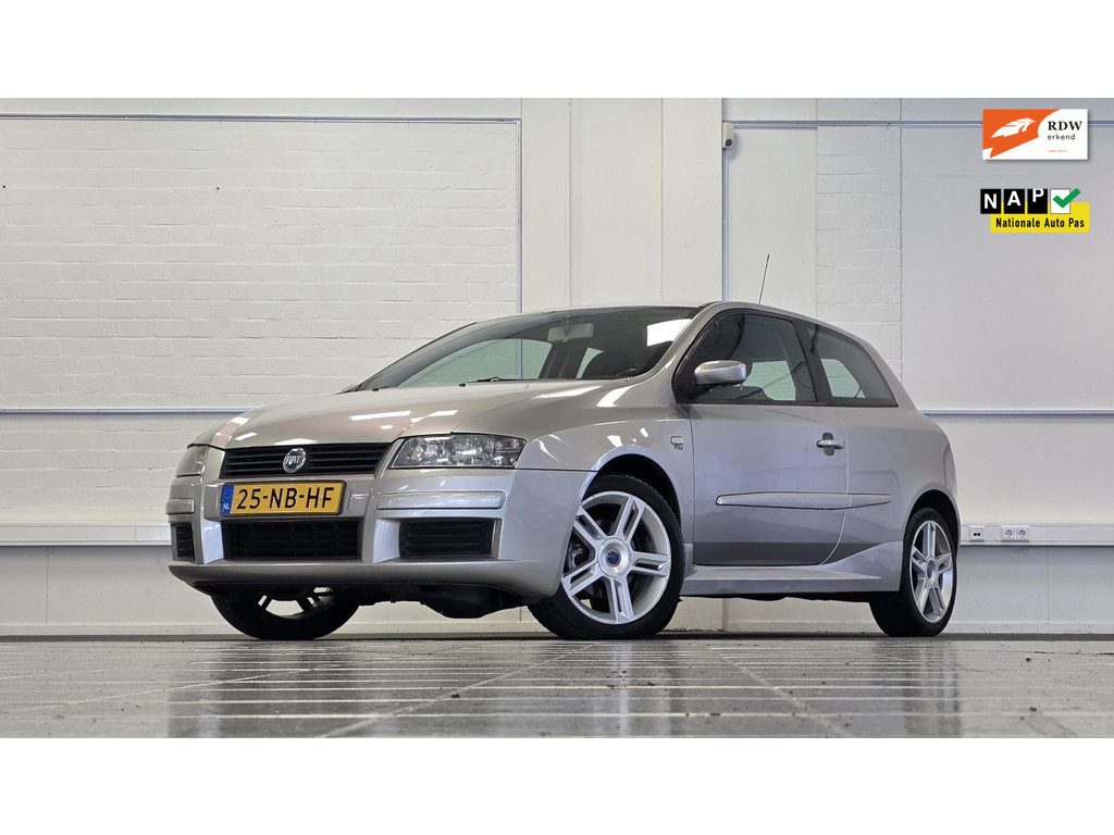 Fiat Stilo 2.4i 20V Abarth 170pk 17" LM Nieuwe APK Garantie 57170493-0.jpg | van den Boog Automotive