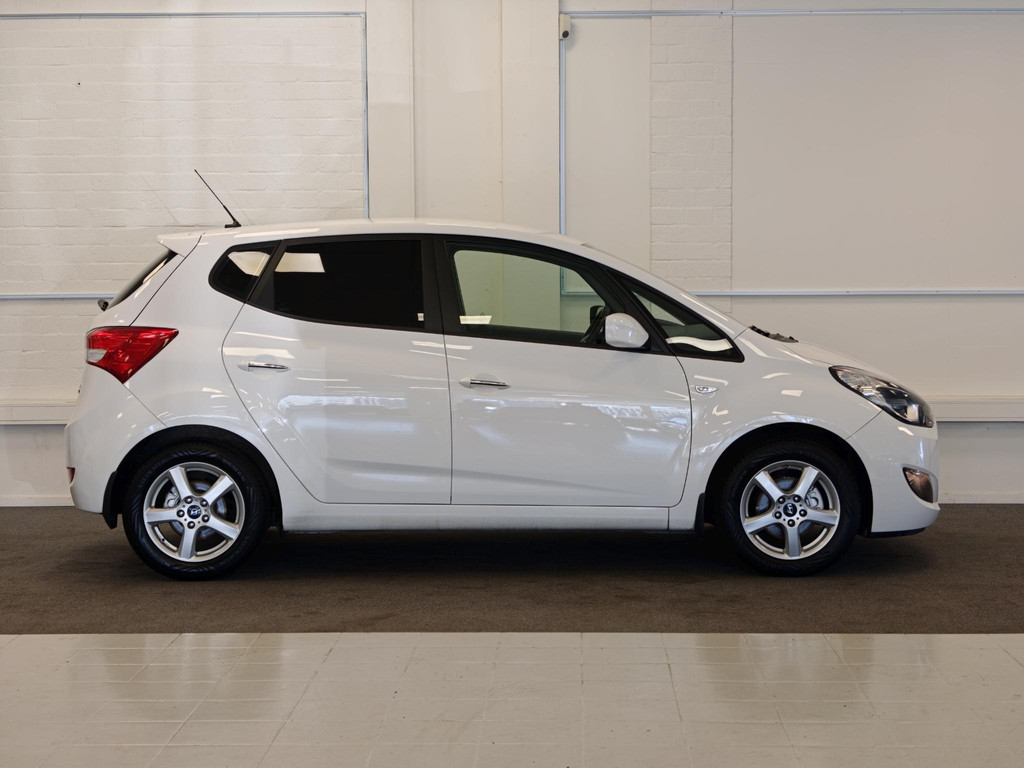 Hyundai ix20 1.6i i-Motion Parkeerhulp All season banden APK 57170516-0.jpg | van den Boog Automotive
