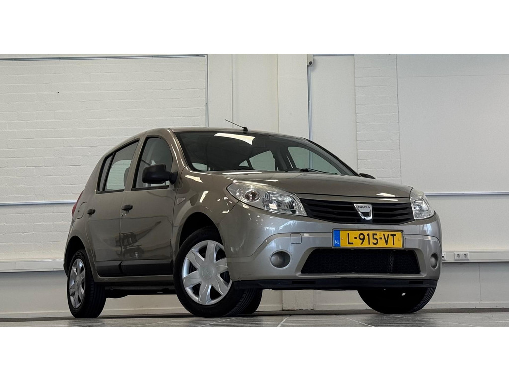 Dacia Sandero 1.2i Lauréate Airco Nieuwe APK Exclusive-pakket 57170524-0.jpg | van den Boog Automotive