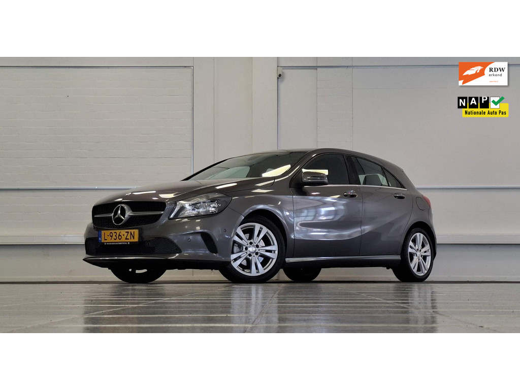 Mercedes-Benz A-Klasse 180 Ambition Leer Navi Camera LED Parkeerhulp 57170542-0.jpg | van den Boog Automotive