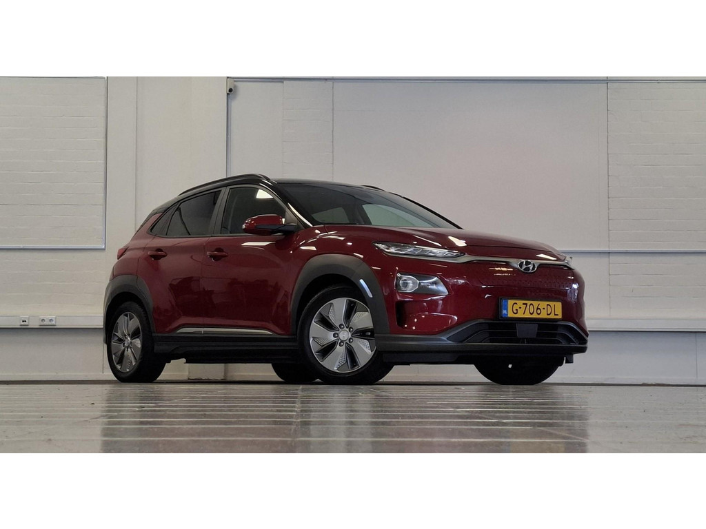 Hyundai Kona EV Premium 64 kWh Trekhaak 2e Eigenaar SOH 95% 57170550-0.jpg | van den Boog Automotive
