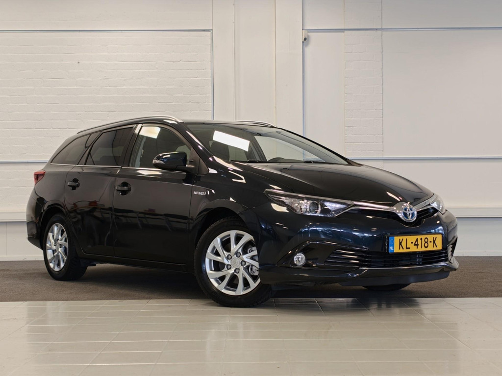 Toyota Auris Touring Sports 1.8 Hybrid Trend Navi Camera Panormadak Allseason 57170556-0.jpg | van den Boog Automotive